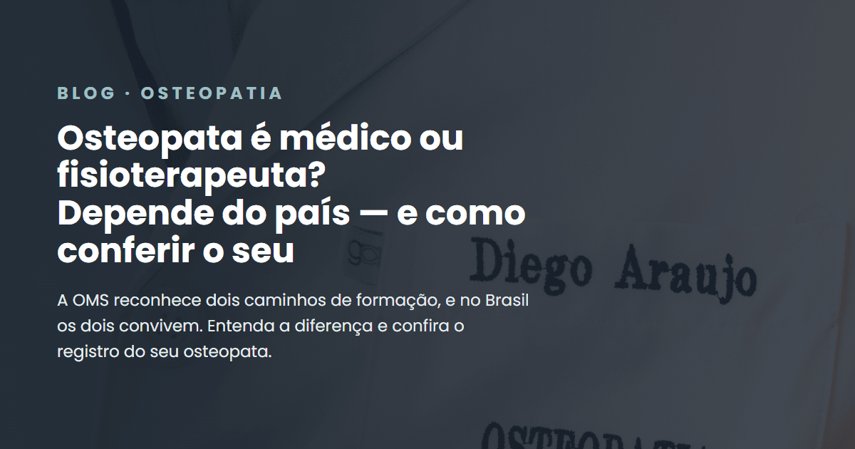 Jaleco branco de osteopata com o nome e a especialidade bordados no bolso